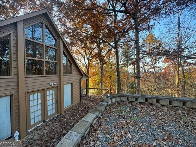 Building Photo - 664 Fox Run Dr