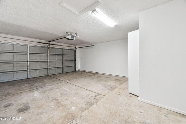 Building Photo - 8833 W Puget Ave