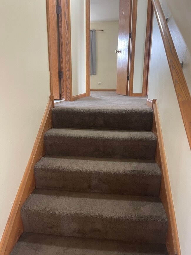 Building Photo - 9136 S Oketo Ave