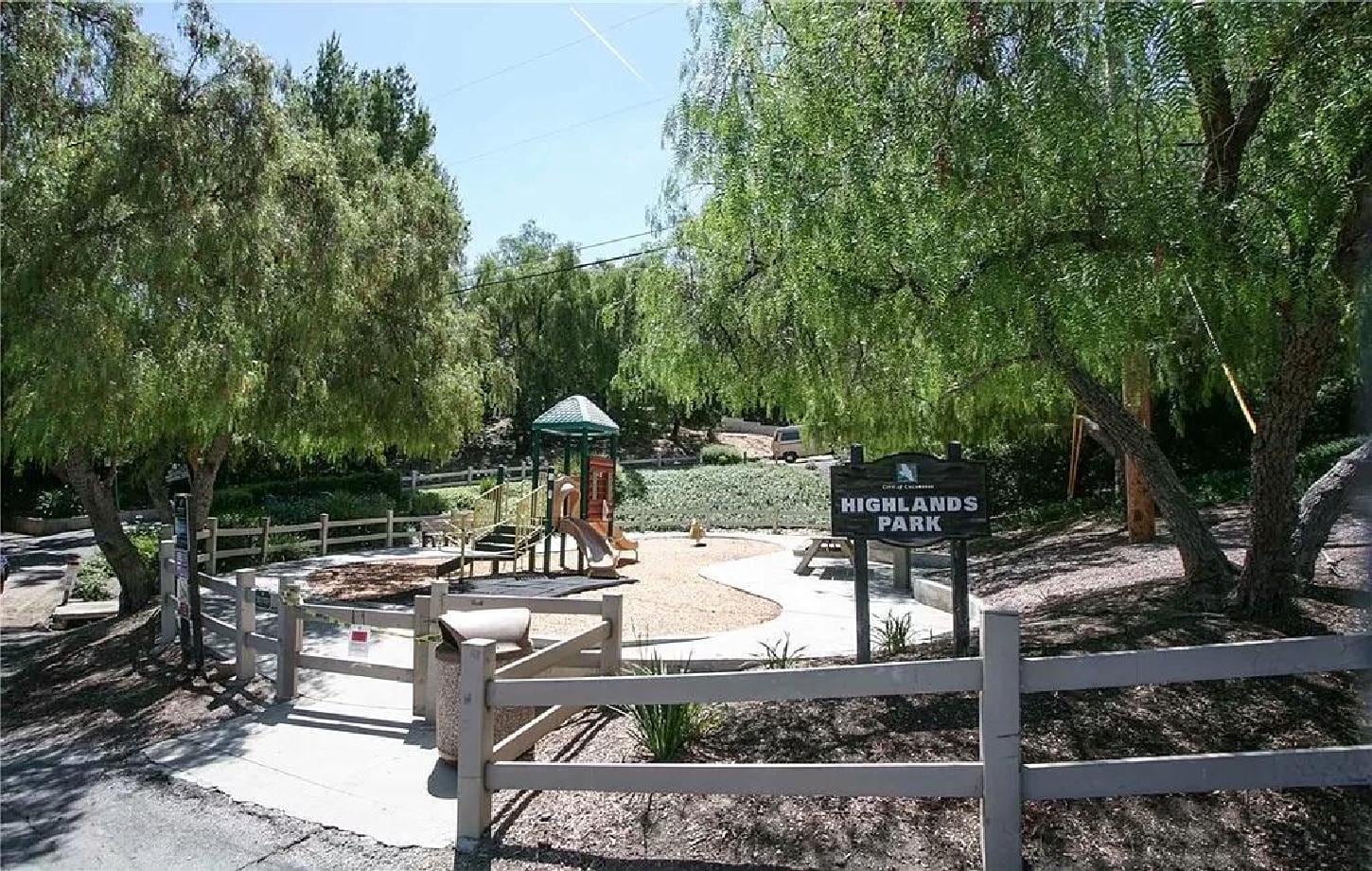 Calabasas Highlands Park - 3548 Gladiola Dr