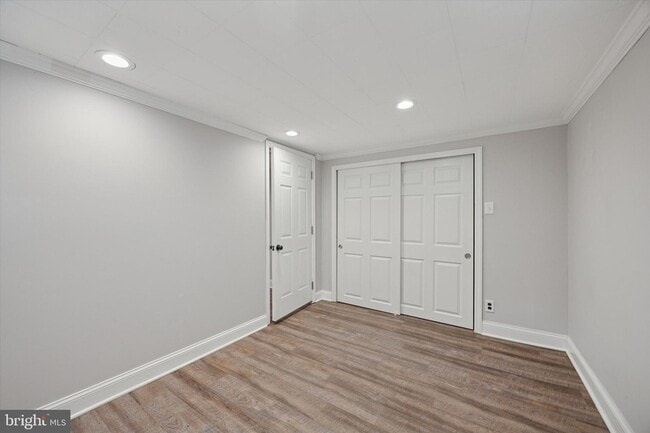 Building Photo - 704 Cedar Ave