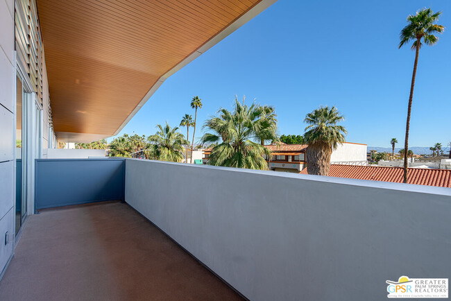 Building Photo - 175 N Palm Canyon Dr