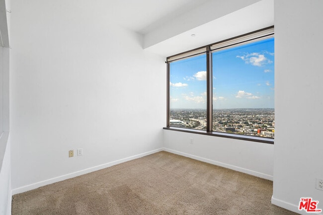 Building Photo - 1100 Wilshire Blvd