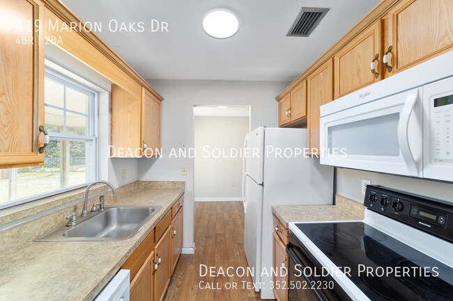 Building Photo - 419 Marion Oaks Dr