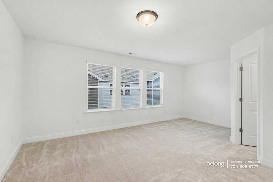 Building Photo - 2911 Herringbone Rd