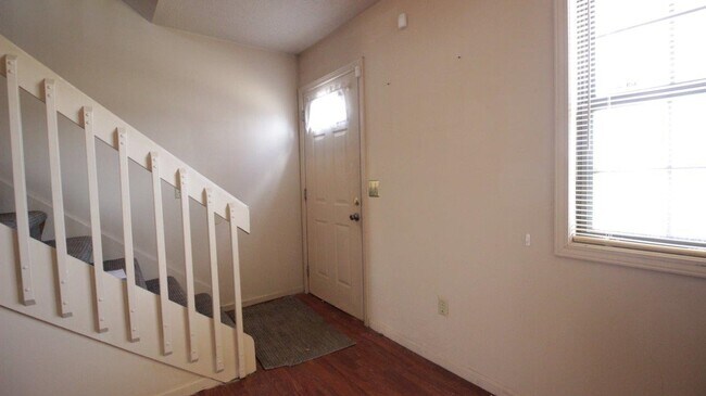 Building Photo - 6616 Barbara Jean Ct