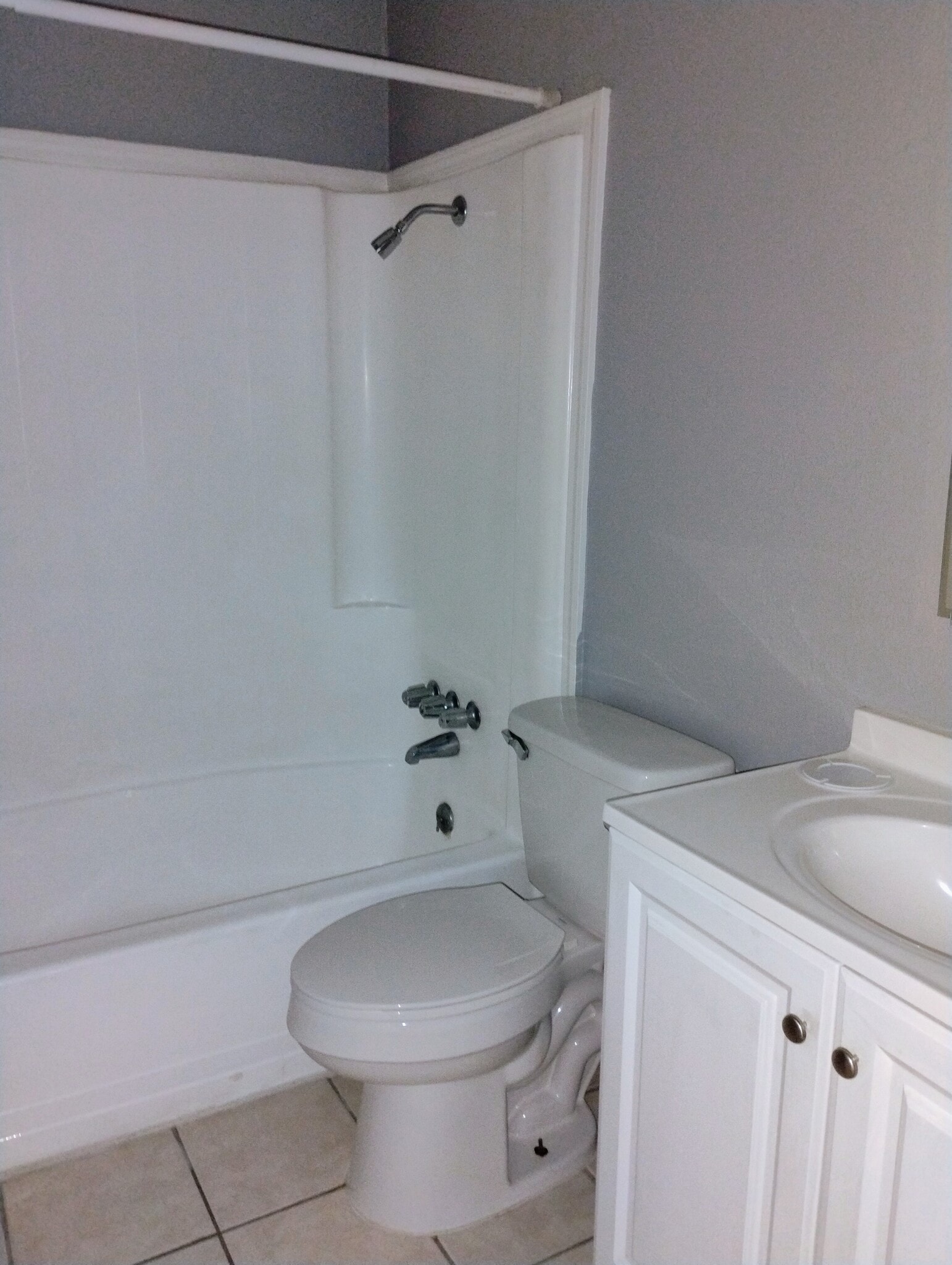 Building Photo - 832 Holt Dr