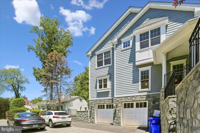 Building Photo - 7800 Radnor Rd