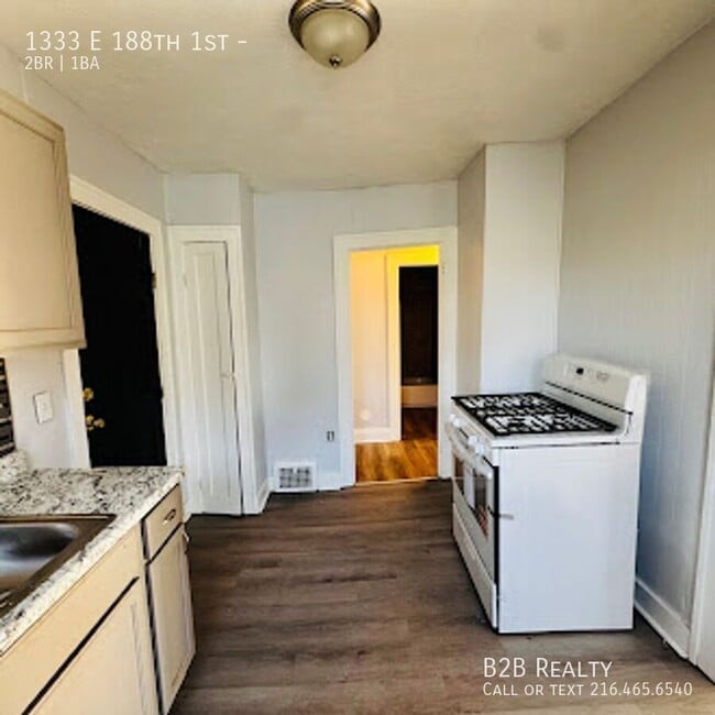 Building Photo - 1333 E 188th St