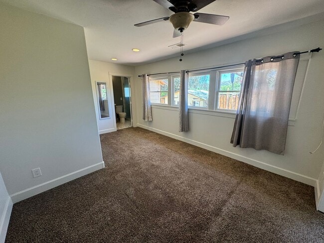 Building Photo - 3BD/2BA HOME off Old Hwy 80, Ample Parking...
