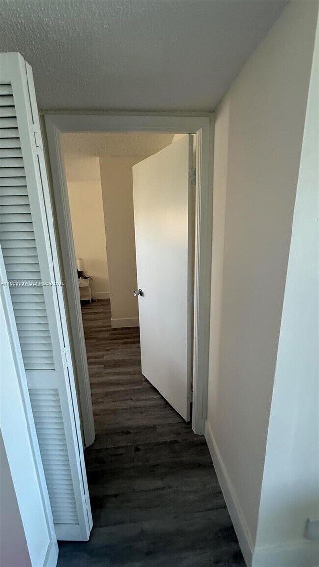 Building Photo - 2671 S Course Dr