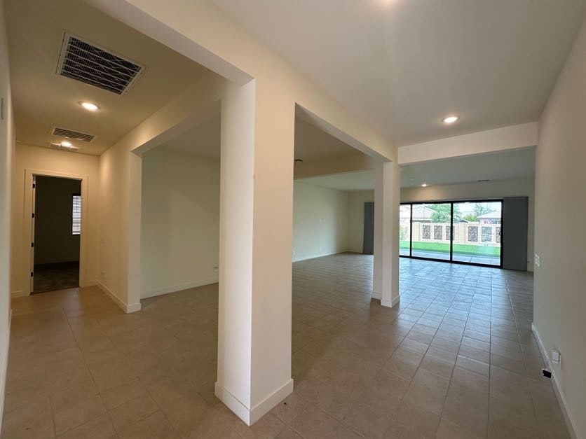 Building Photo - 7306 N 80th Ln