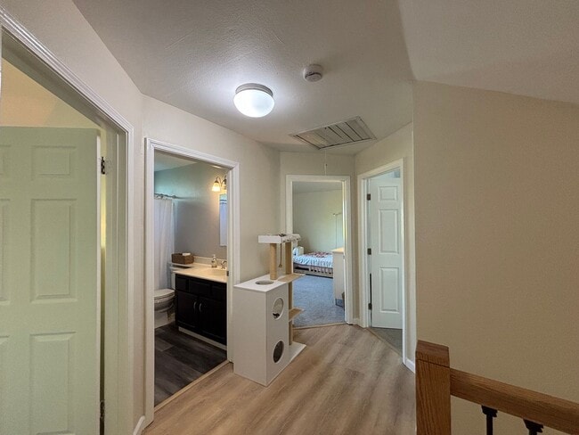 Building Photo - 879 Fall River Trail