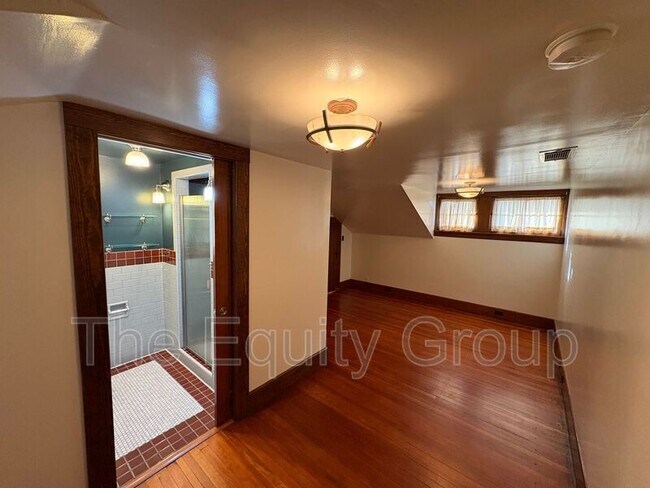 Building Photo - 820 S Court St