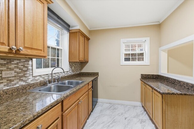 Building Photo - 6415 Drake Ave