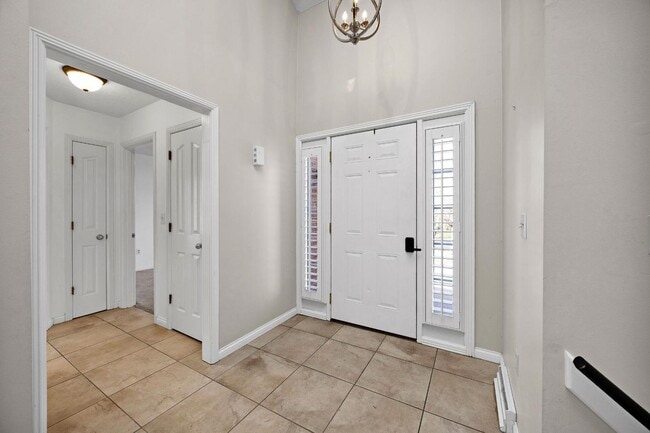 Building Photo - 1125 Oak St