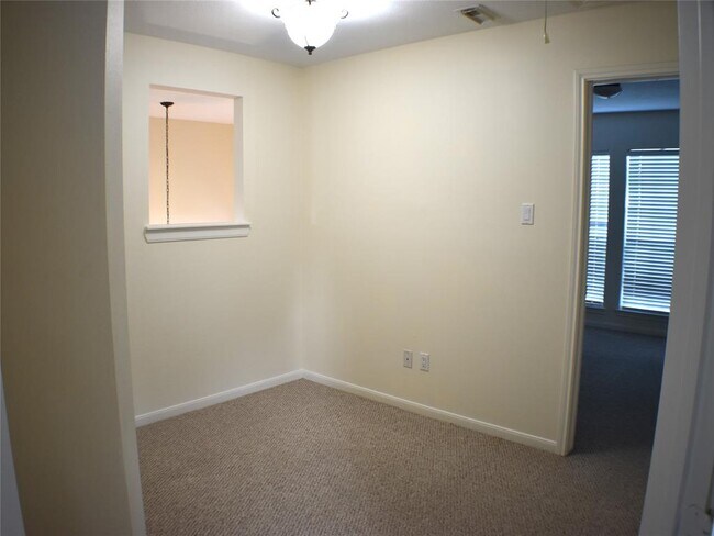 Building Photo - 9106 Memorial Pines Way