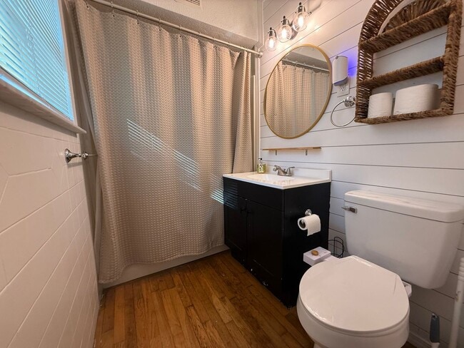 Building Photo - Charming 3-bedroom, 2-bathroom home