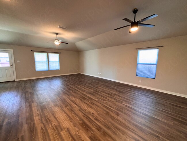 Building Photo - Spacious One Story 3 Bedroom Home with Covered Patio in Converse