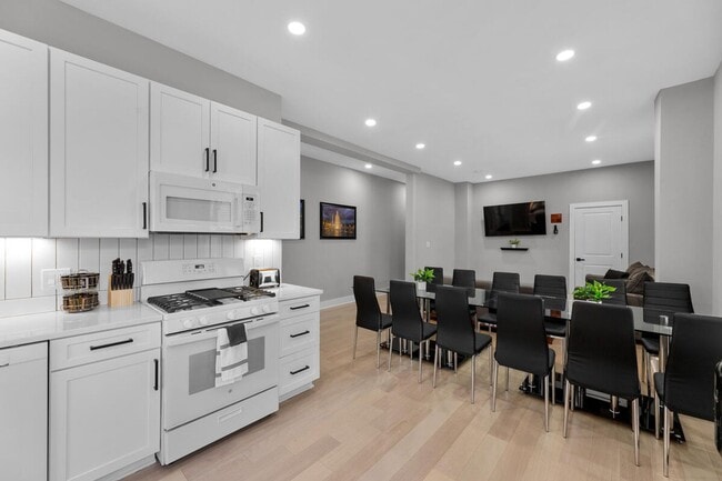 Building Photo - 1017 Euclid St NW