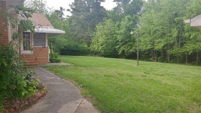 Building Photo - 3255 Hamilton Mill Rd