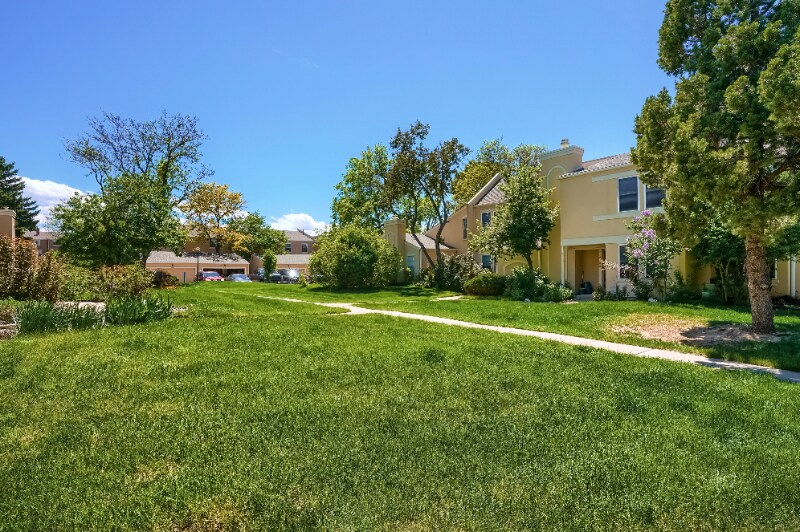 Building Photo - 13204 E Linvale Pl