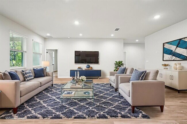 Building Photo - 64 Cactus St