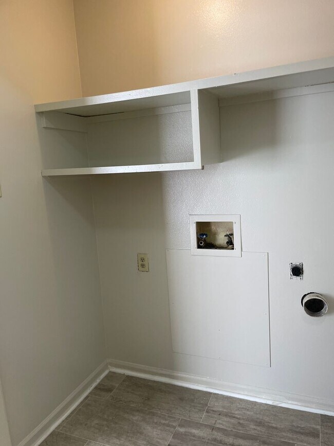 Building Photo - 138 Hummingbird Ln