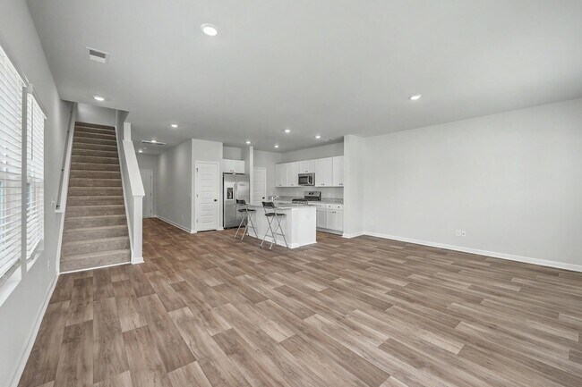 Building Photo - 762 Ridgley Dr