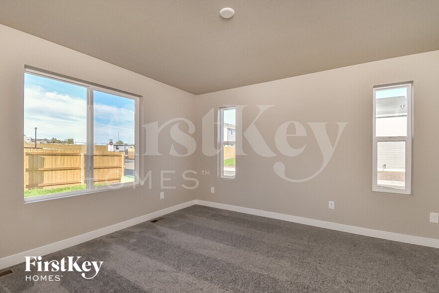 Building Photo - 10405 Luneth Dr