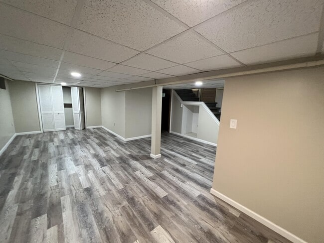 Building Photo - 519 School St