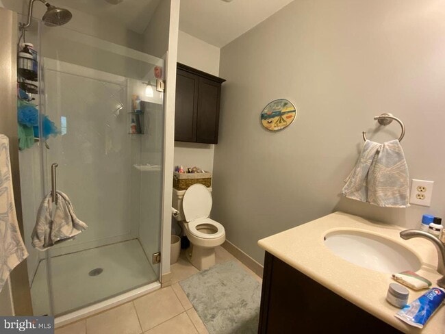 Building Photo - 240 Valley Stream Ln