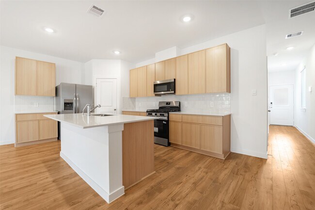 Building Photo - 3511 Shearwater St