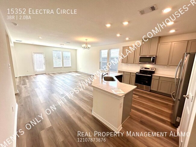 Building Photo - **APPLICATION RECEIVED** MOVE IN SPECIAL! ...