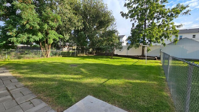 Building Photo - Cul-de-Sac Living in Central Richland, 3 b...