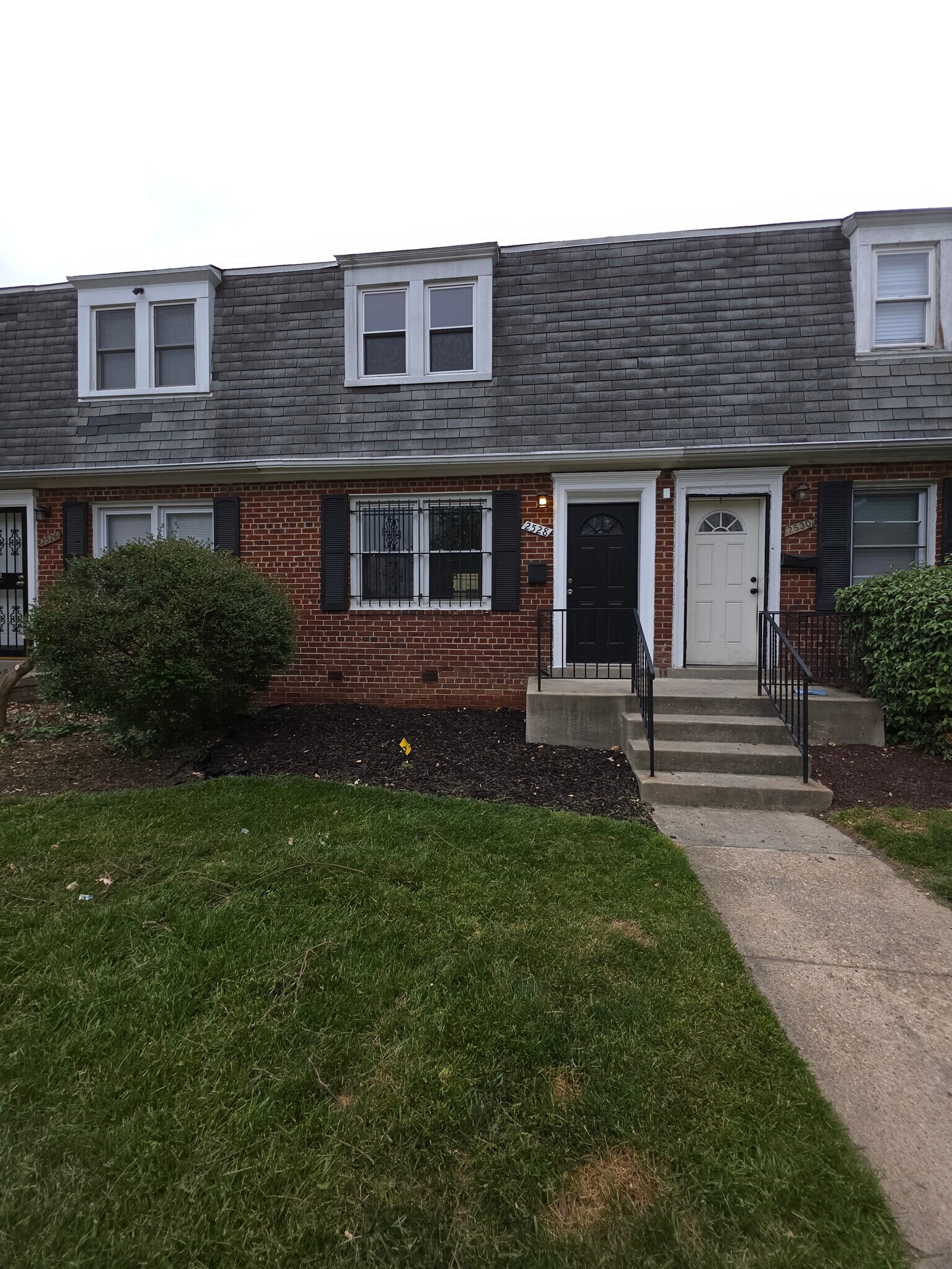 Building Photo - 2528 Iverson St