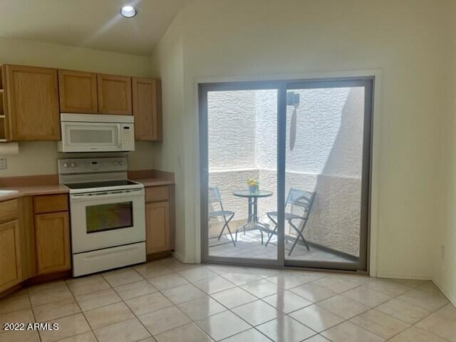 Building Photo - 7533 E Camino Real