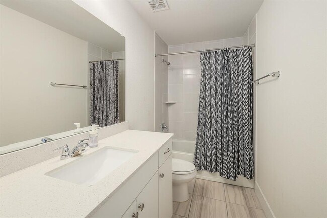 Building Photo - 204 Furlong Dr