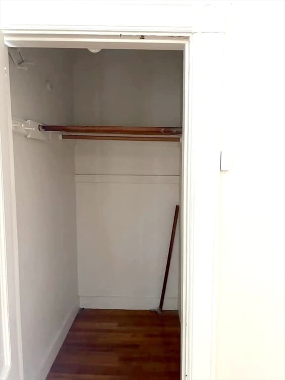 Building Photo - 18-20 N High St