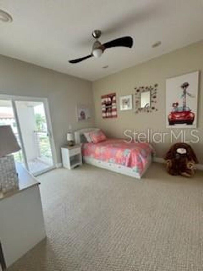 Building Photo - Providence Townhome For Rent