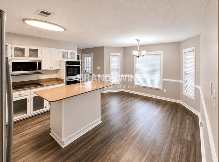 Building Photo - 7477 Stonington Dr