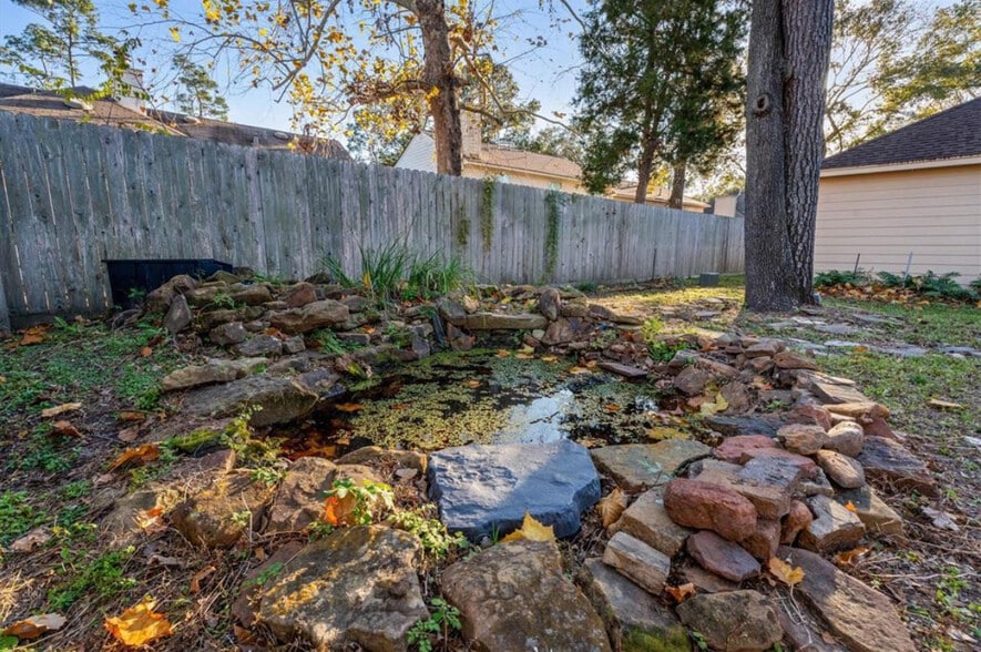 Building Photo - 5826 Ancient Oaks Dr