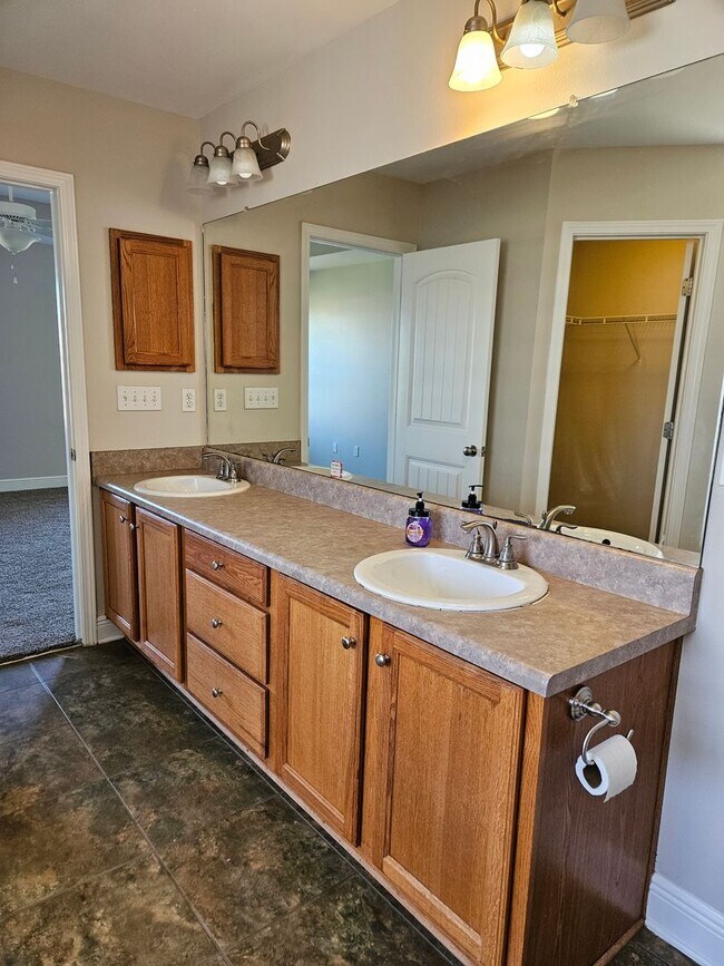 Building Photo - Biloxi 4 bedroom