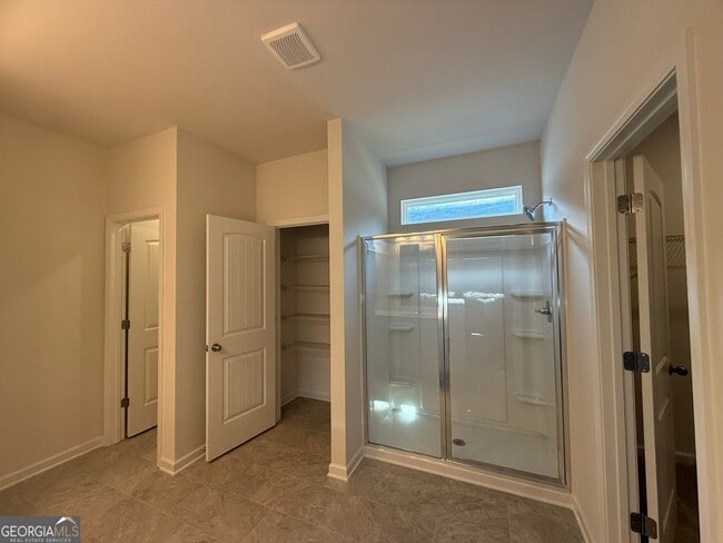 Building Photo - 121 Sycamore Ln