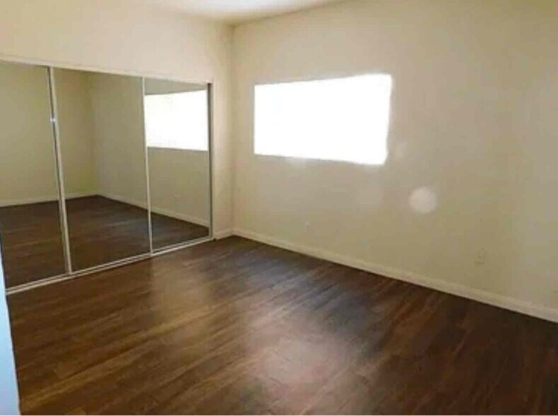 Building Photo - 14805 Magnolia Blvd