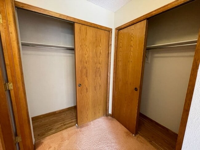 Building Photo - 8020 Holland Ct