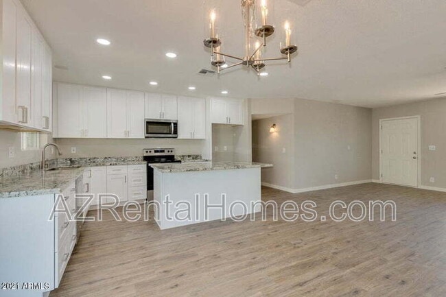 Building Photo - 1112 W Dragoon Ave