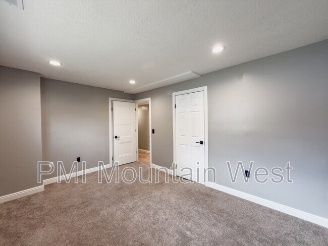 Building Photo - 4982 Aspen Shadow Ct