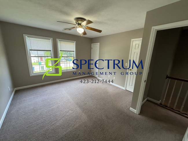 Building Photo - 2 Bedroom 1.5 Bath duplex with basement garage.