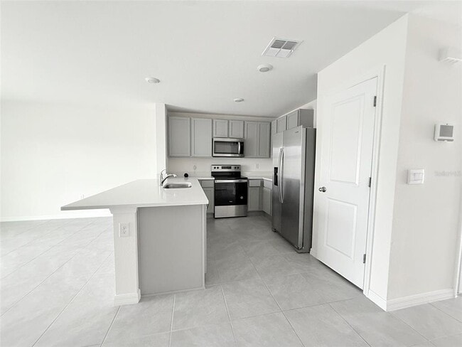 Building Photo - 8220 SW 67th Ave